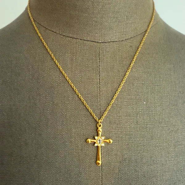 Five Pieces Costume Chains Gold - Image 3