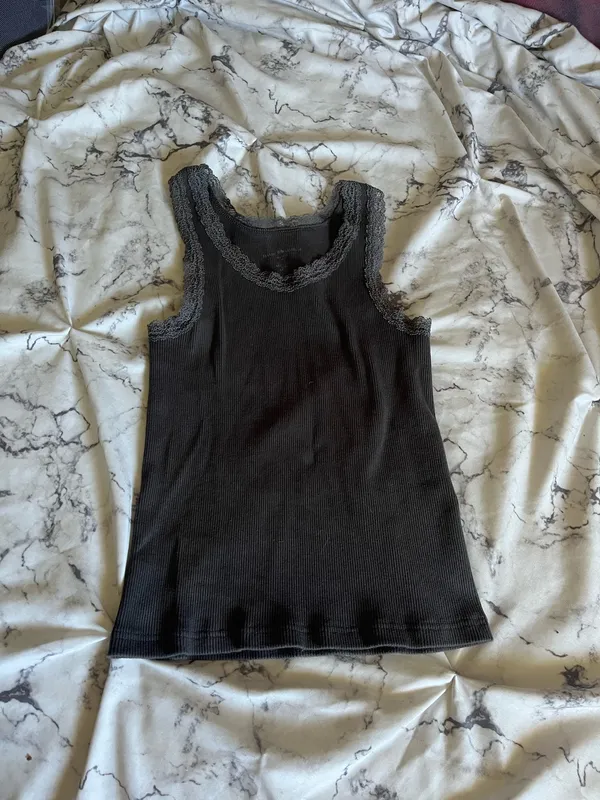 Brandy Melville Ronnie Gray Lace Tank - Image 4