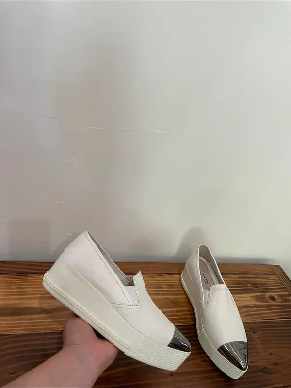 Miu Miu White Metallic Cap-Toe Leather Platform Sneakers Size 37.5 - Image 2