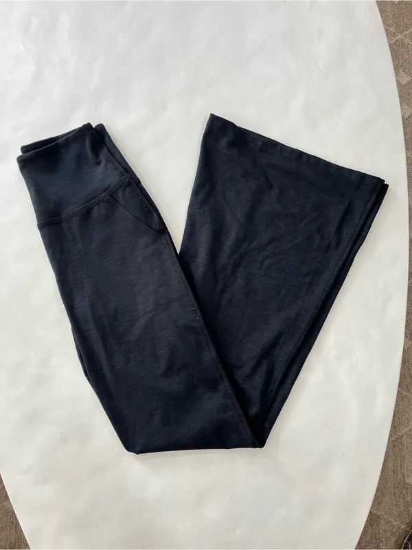 Beyond Yoga Heather Rib All Day Flare Pants Pockets Dark Gray Small - Image 4