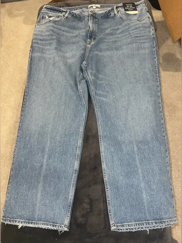 Abercrombie & Fitch Curve Love High Rise 90s Relaxed Jean Size 36 / 22 Short - Image 11