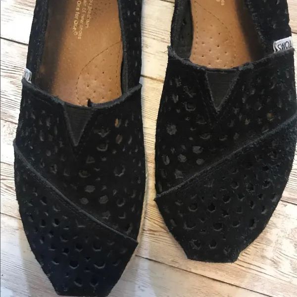 TOMS Shoes - Image 3