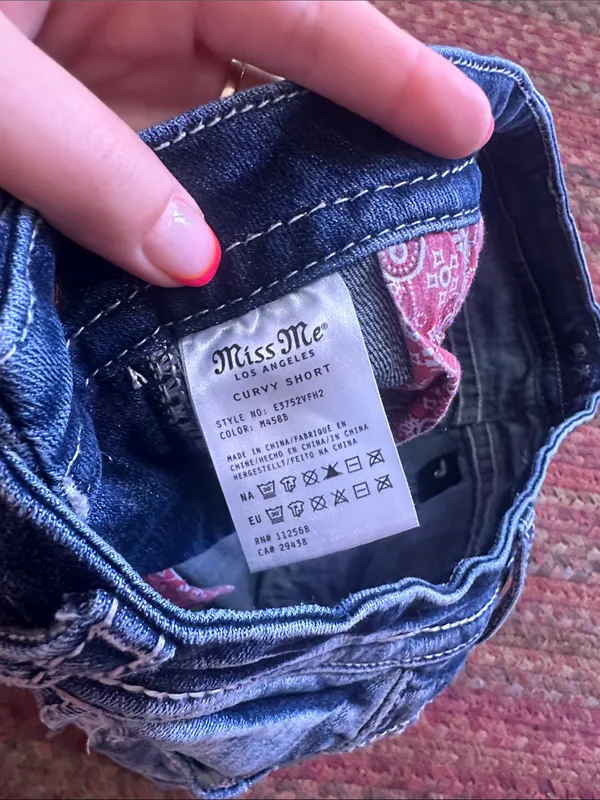 Miss Me Faded Blue Distressed CURVY Denim Shorts BANDANA POCKET - Image 4