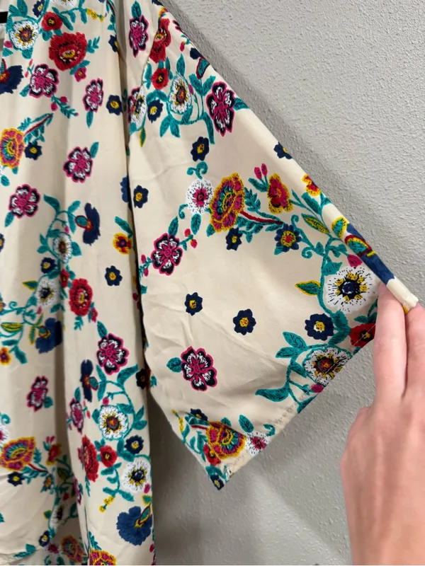 Floral Open-Front Kimono in Cream - Image 4
