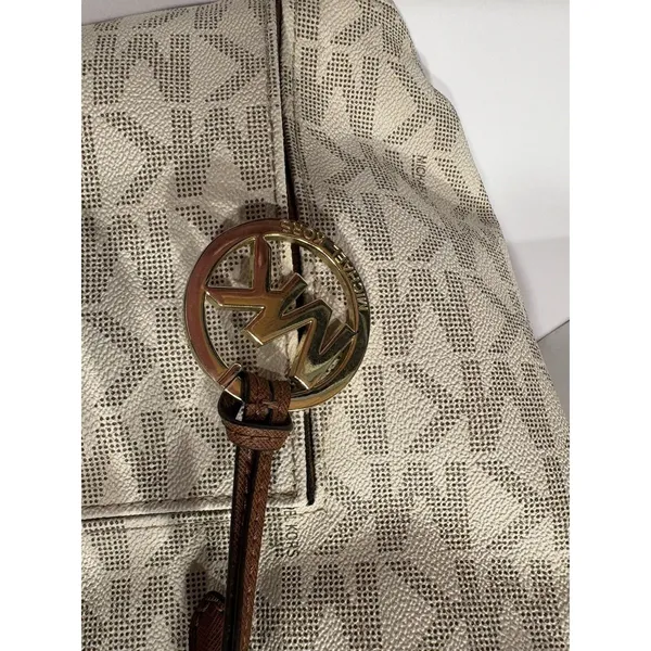 Michael Kors Jet Set Travel Tote - Vanilla MD tote Hang Tag Logo - Image 3