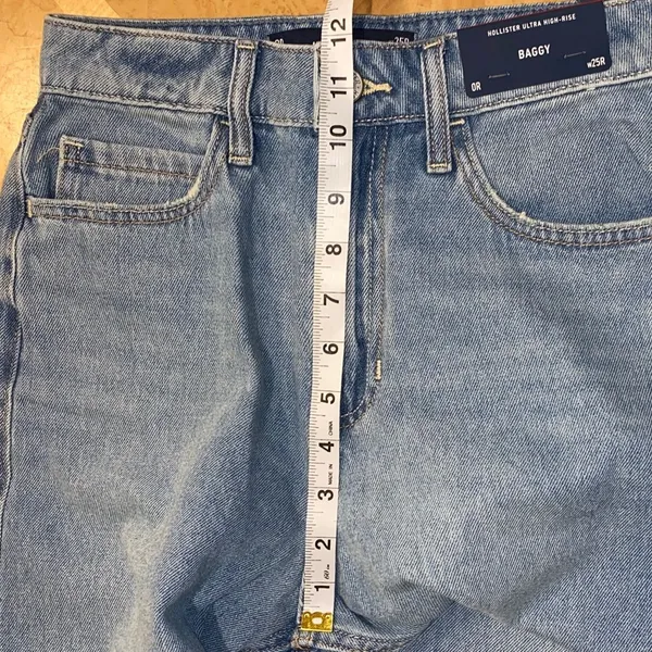 NWT!! Hollister Ultra High Rise Baggy Jeans Size 25R / 0R - Image 5