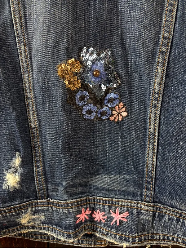 American Eagle Floral Embroidered Distressed Denim Vest XS - Image 6