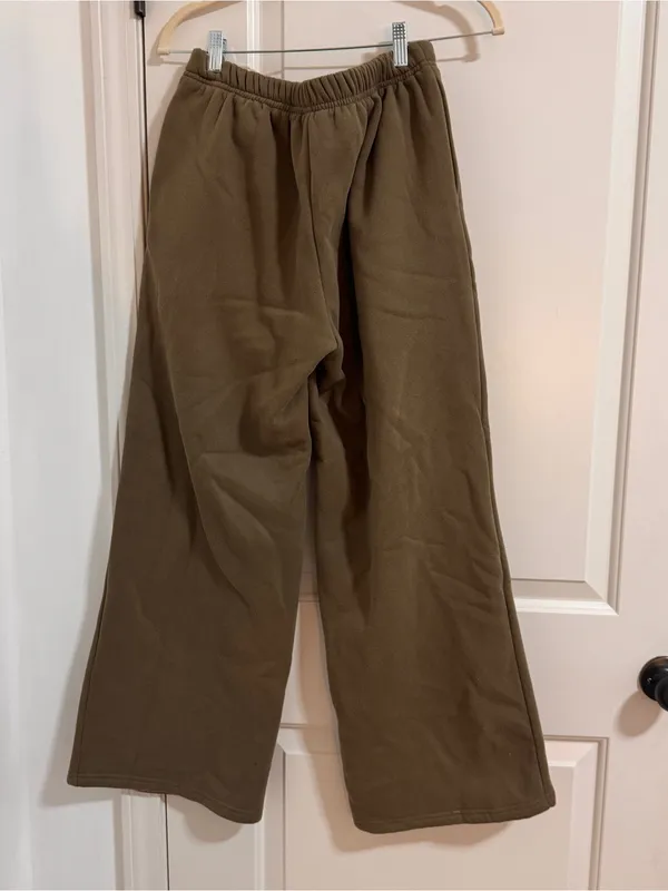 Edikted Olive Green Hoodie and Sweatpants Set - Image 2