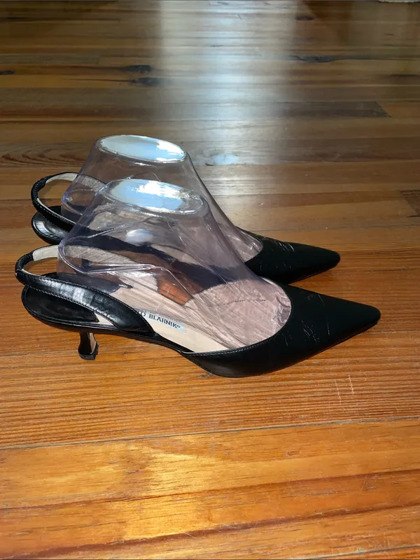 Manolo Blahnik Carolyne Black Leather Pointed Slingback Pumps, Size 41 Italy - Image 6