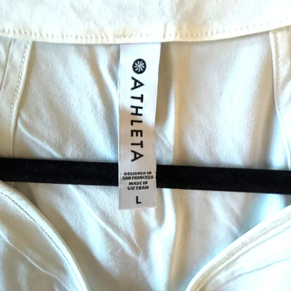 NWT Athleta L scrubs medical V-neck white top shirt Boulevard short sleeve - Image 4