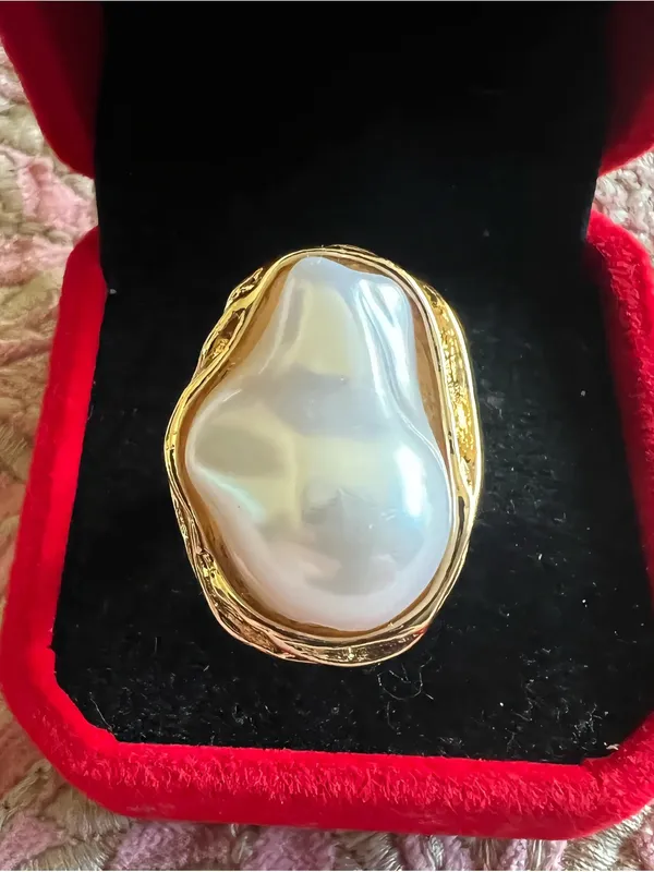 Gold Tone Baroque Pearl Statement Ring - White Faux Pearl Size 7 - Image 2