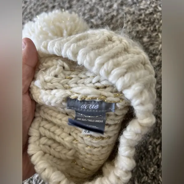 Aerie Women’s Winter Hat Ivory Knitted With Gold Sparkles Pom‎ Pom One Size - Image 6
