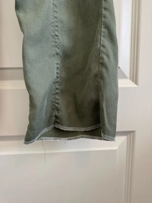 Athleta Low-Waisted Green Adjustable Lightweight Pants - Image 4