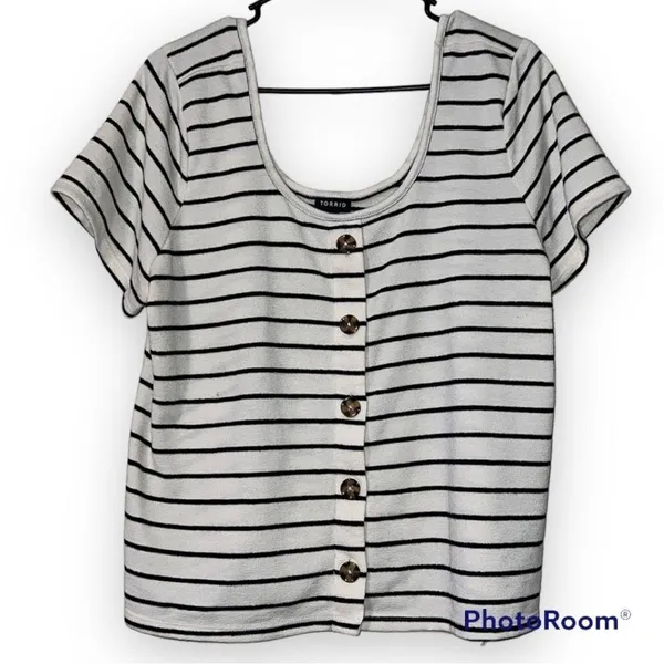 TORRID size 1 striped black off white striped button down front short sleeve top - Image 8