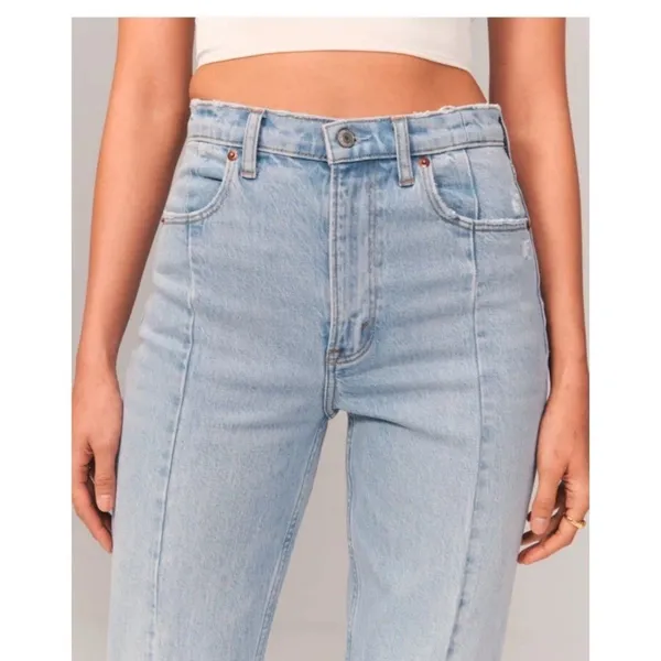 Abercrombie & Fitch 90’s Straight‎ Jeans Size 32/14 Ultra HR Vent Hem Light Wash - Image 5