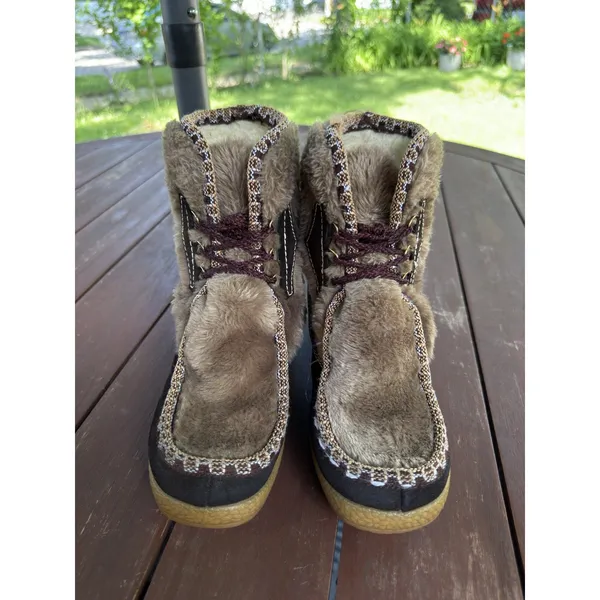Vintage Snowland Faux Fur Suede Boots Sherpa Lined Lace Up Retro Winter Size 7 - Image 2
