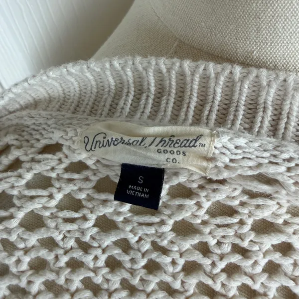 Universal Threads white crochet sweater - Image 4