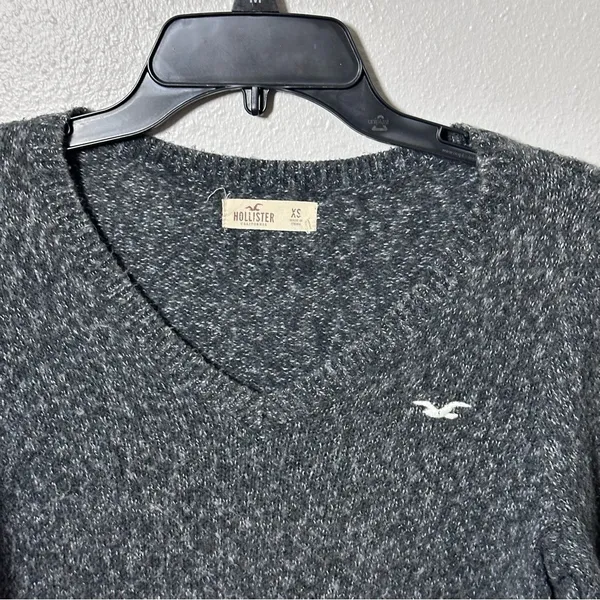 Hollister Women Pullover Knit Gray‎ v-neck sweater Size XS - Image 3