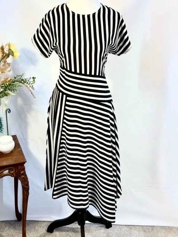 💥Karl Lagerfeld Paris Black White Striped Asymmetrical Midi Dress Sz 4💛 - Image 3