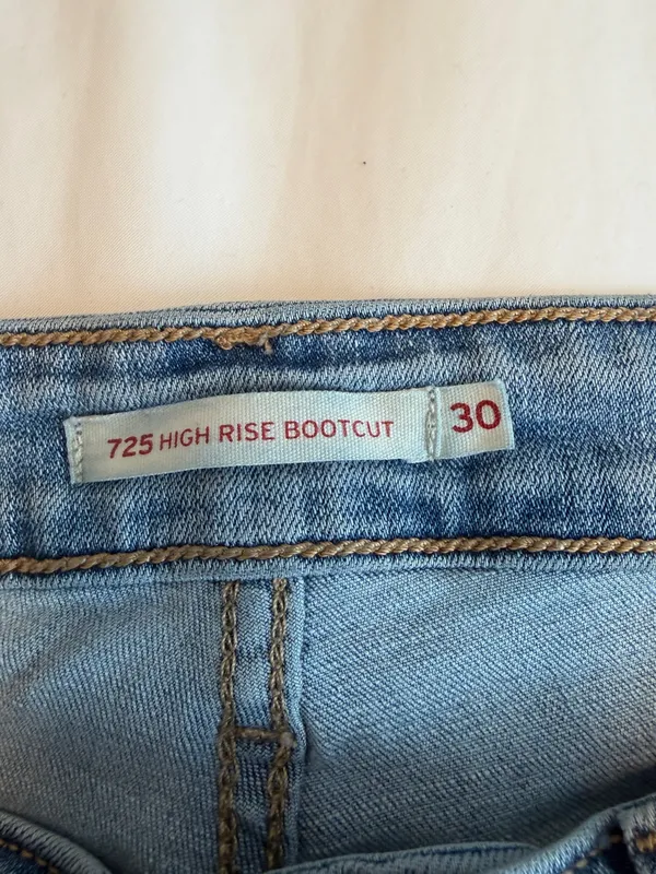 Levi’s 725 High Rise Bootcut Jeans 30 Classic Flattering Light Wash A5 - Image 4