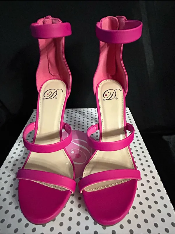 Delicious Women’s Estella Hot Pink Strappy Ankle-Heel Sandals SZ 6 BNIB - Image 4
