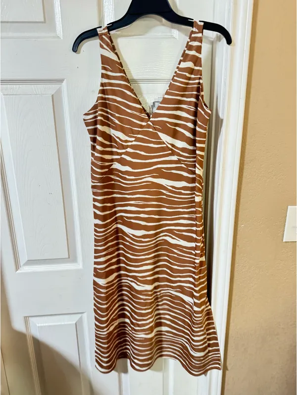 Never Worn Target Dress Brown Size M - Image 2