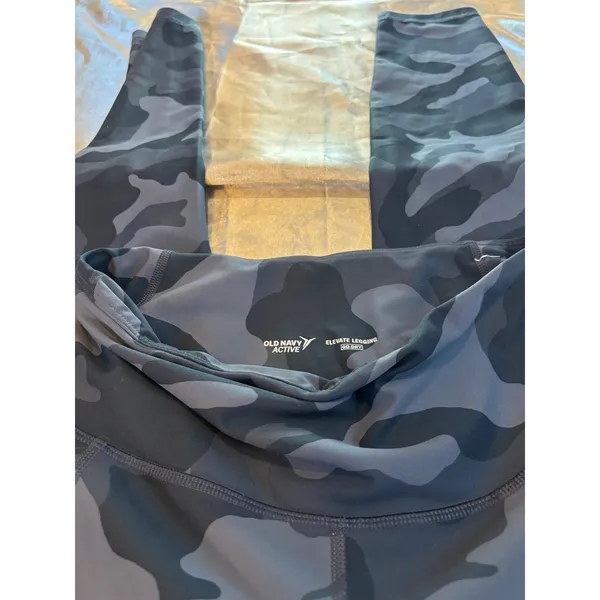 Old Navy Active Elevate Go-Dry Camo Leggings Grey Black High Waisted Pockets M - Image 4