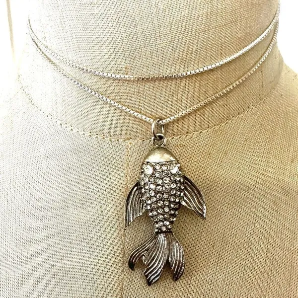 Vintage silver tone fish rhinestone pendant necklace - Image 2