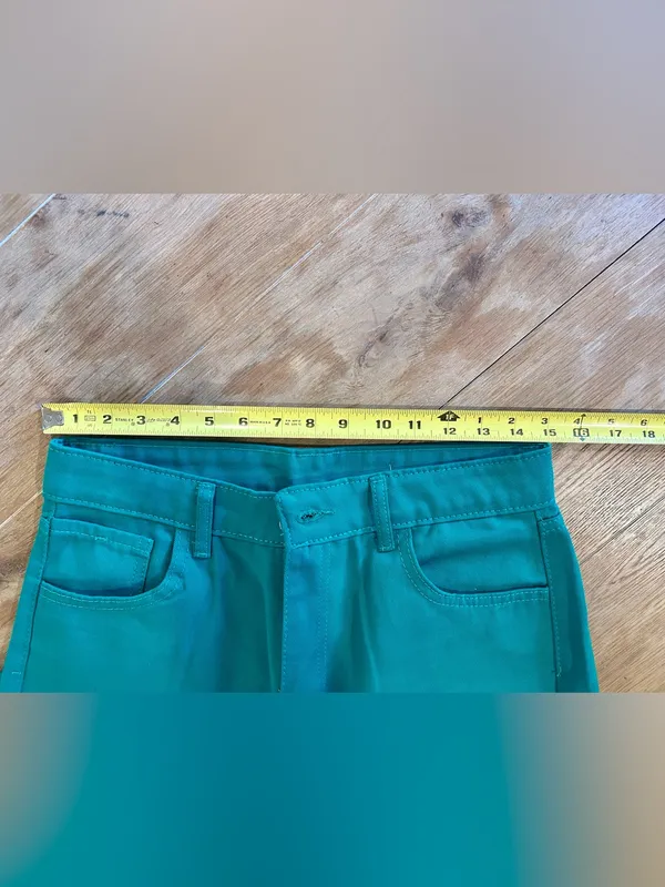 Woman’s Kelly Green Light Denim Pants, size Large - Image 3