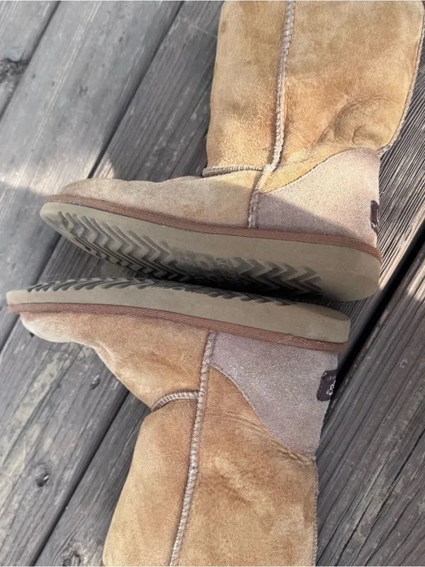 UGG Australia Classic Short Chestnut Sheepskin Boots Women’s Winter Boots - Image 8