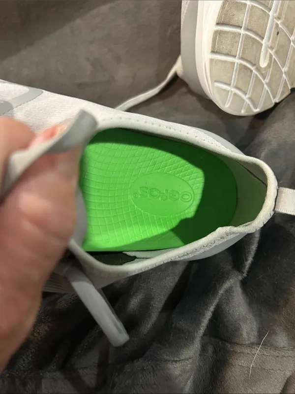OOFOS Sport Recovery Shoe White Size 9 - Image 3