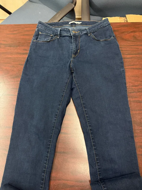 Levi’s Classic Mid Rise Skinny Jeans Size 12 Long - Image 2
