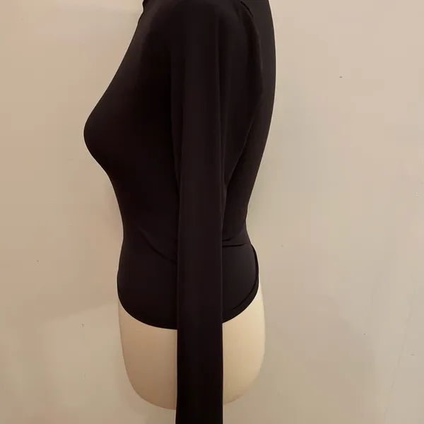 NWT New Uniqlo Ribbed Stretch Cropped Long Sleeve Women’s Size M - Image 3