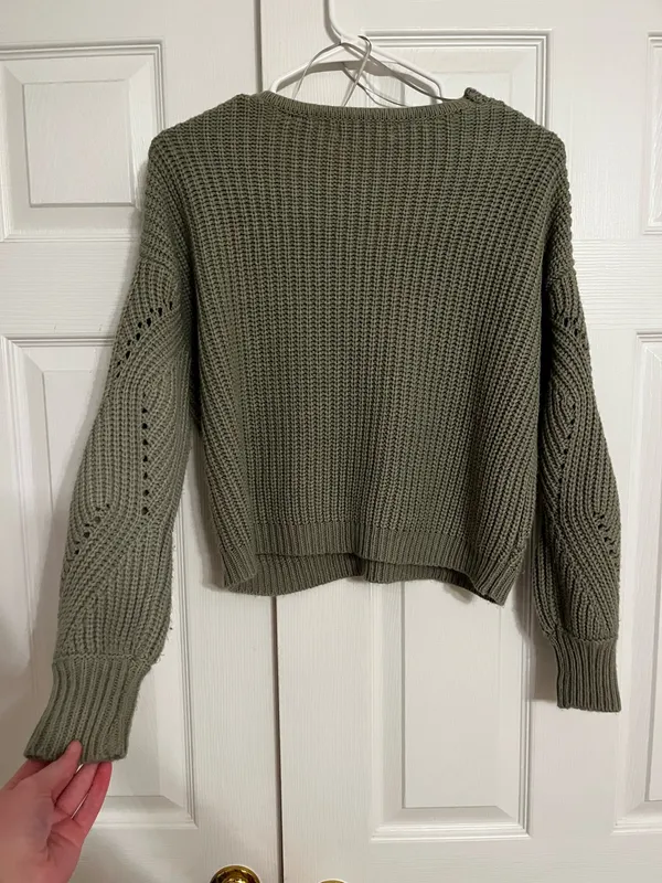Moon & Maddison Green Sweater - Image 2