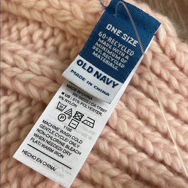 Old Navy Soft Pink Cable Knit Scarf - Image 3