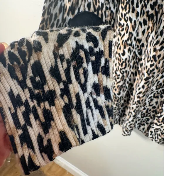 White‎ House Black Market Leopard Print Sweater XL Faux Leather Elbow Patches - Image 12