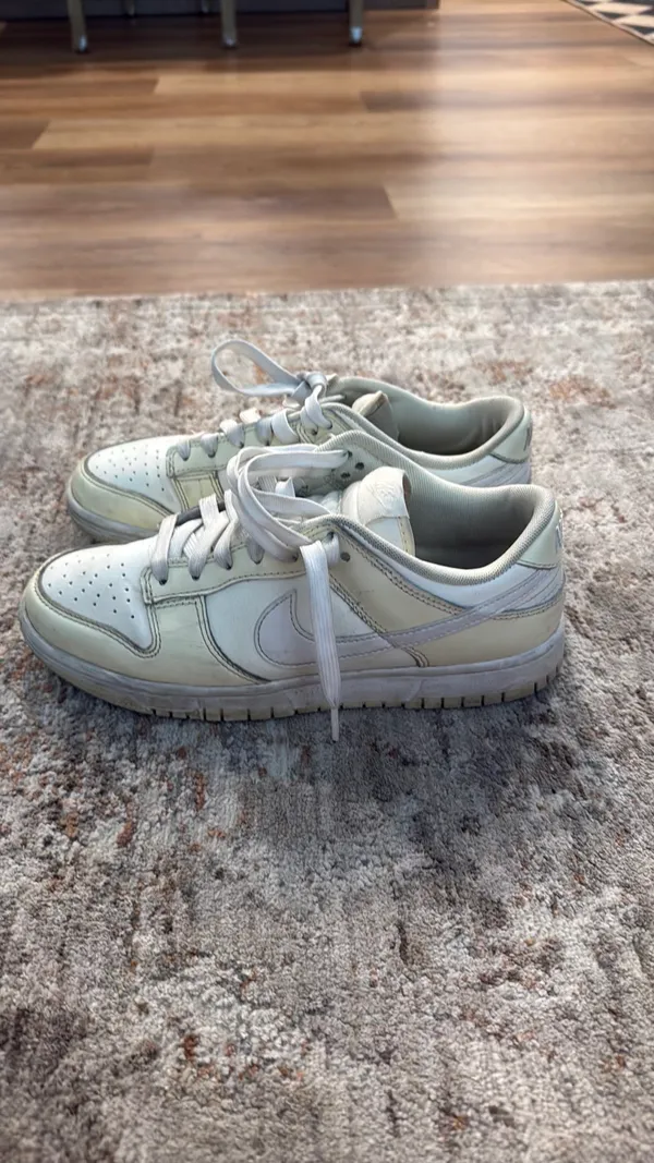 Nike shoes - Image 5