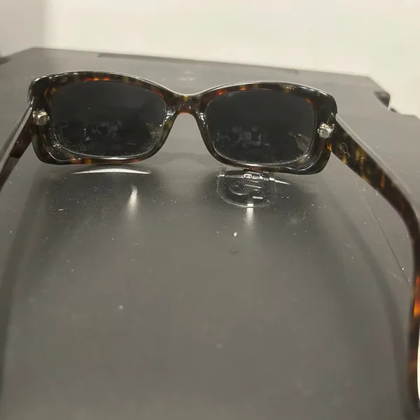 Oscar de la renta Stylish Tortoiseshell Sunglasses Frames.  Frames only - Image 5