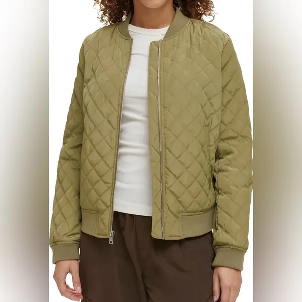 NWT Levi's Women's Diamond Quilted Bomber Jacket Olive Tree Small - Image 6