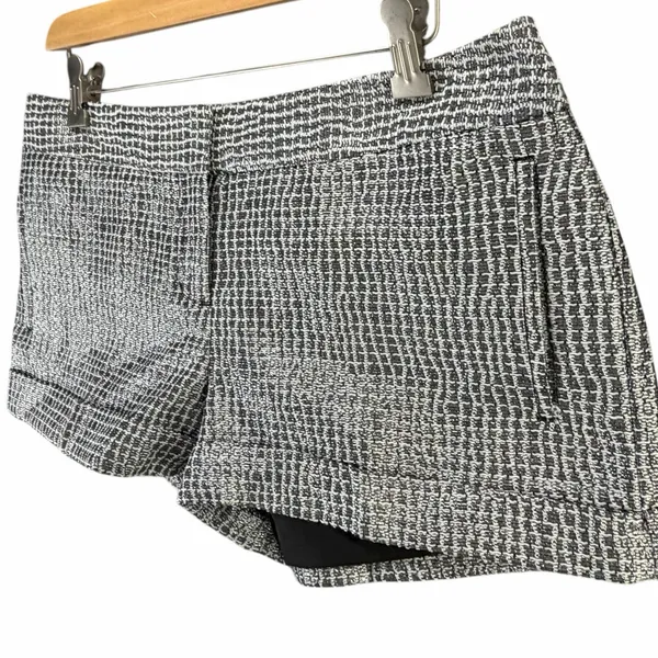Express Tweed Shorts Women 6 Silver Metallic Black Pockets Cuffed‎ Lined Party - Image 2
