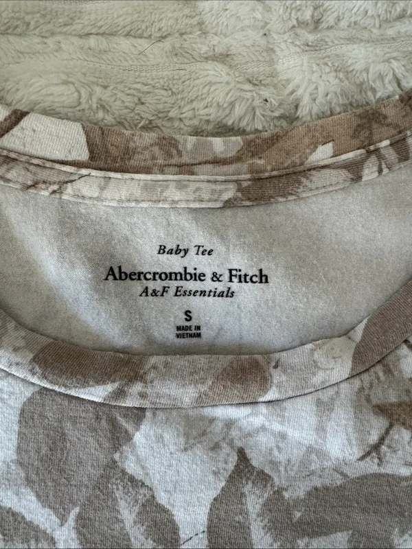Abercrombie & Fitch Short-Sleeve Pink Tee $8 - Image 6