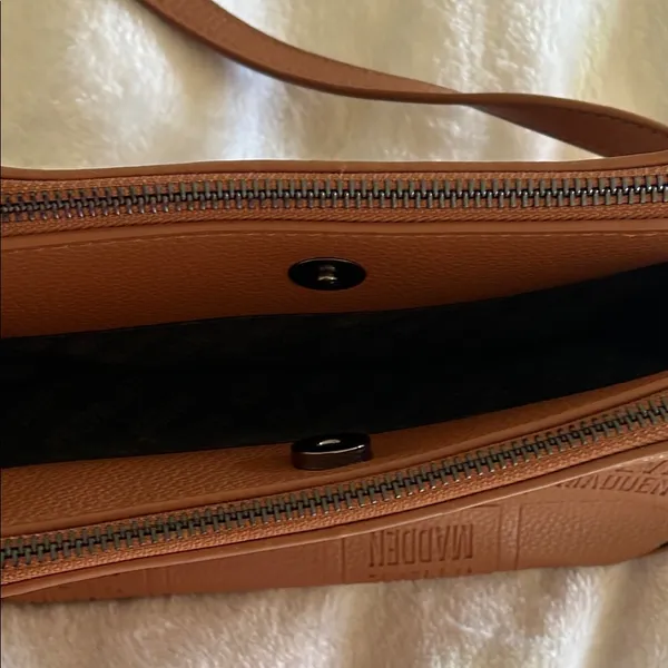 NWOT/ Never Used Steve Madden Tan Embossed Crossbody Bag - Image 11