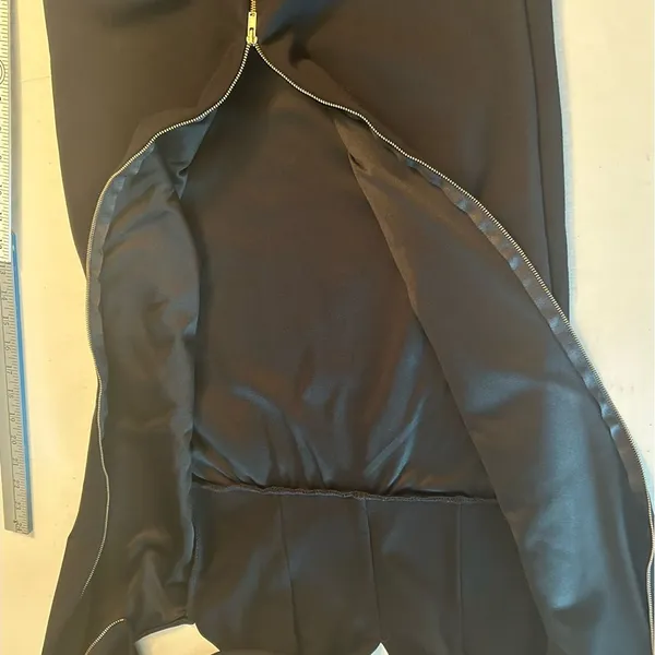 Lulu's Black Deep V Bodycon Sleeveless Sheath Midi Dress size Large fitted - Image 12