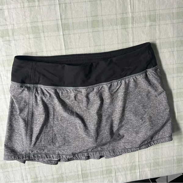 Lululemon Gray and Black Athletic Skort - Image 3