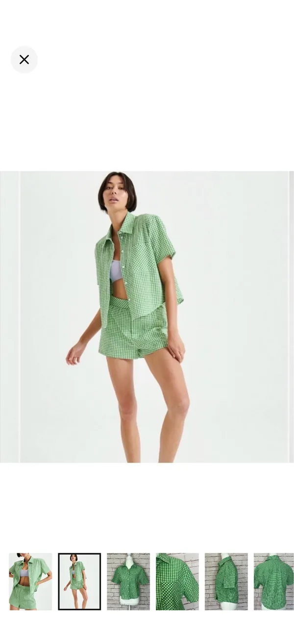 Sunday Best Aritzia Green Gingham Seersucker Button Up Top Size Small. Like New. Vibrant green/white. No stretch. Short sleeve. 20” bust 21” long - Image 2
