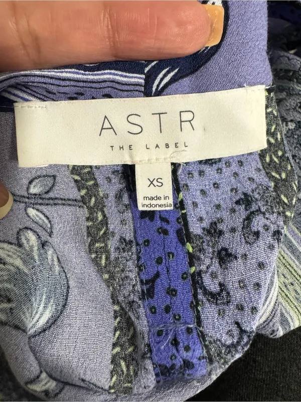 Anthropologie-Astr the Label Lavender and Navy Floral-Stripe Sleeveless Dress - Image 4