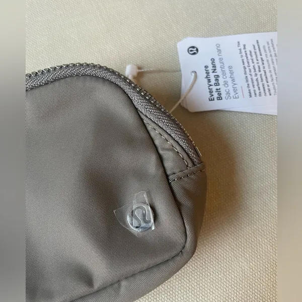 Lululemon Everywhere Belt Bag Nano - Warm Ash Grey - Image 2