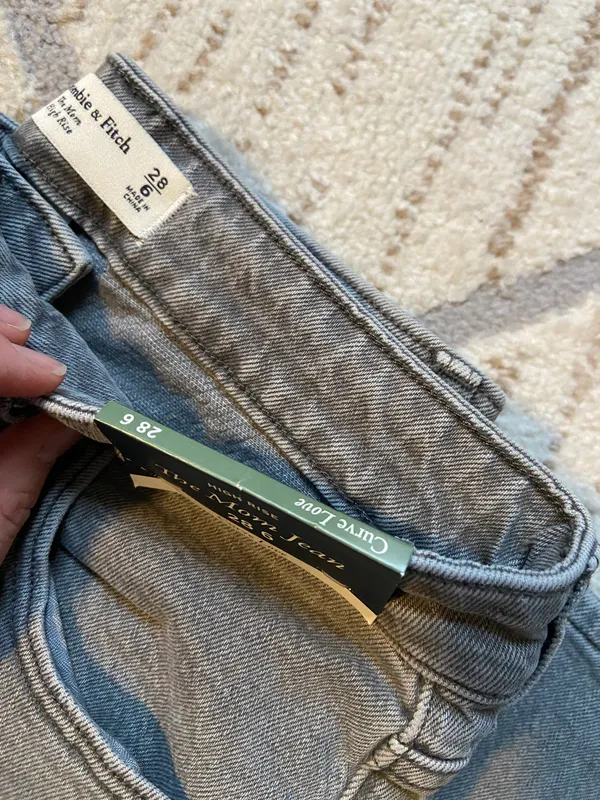 Abercrombie Jeans - Image 4