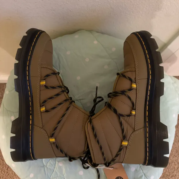 NEW Dr. Martens Combs Ankle Boot LA004 Womens size 10 - Image 4