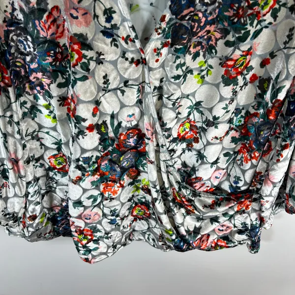 Maeve Anthropologie Burnout Velvet Silk Blend Floral Wrap Top Silver Grey‎ Large - Image 3